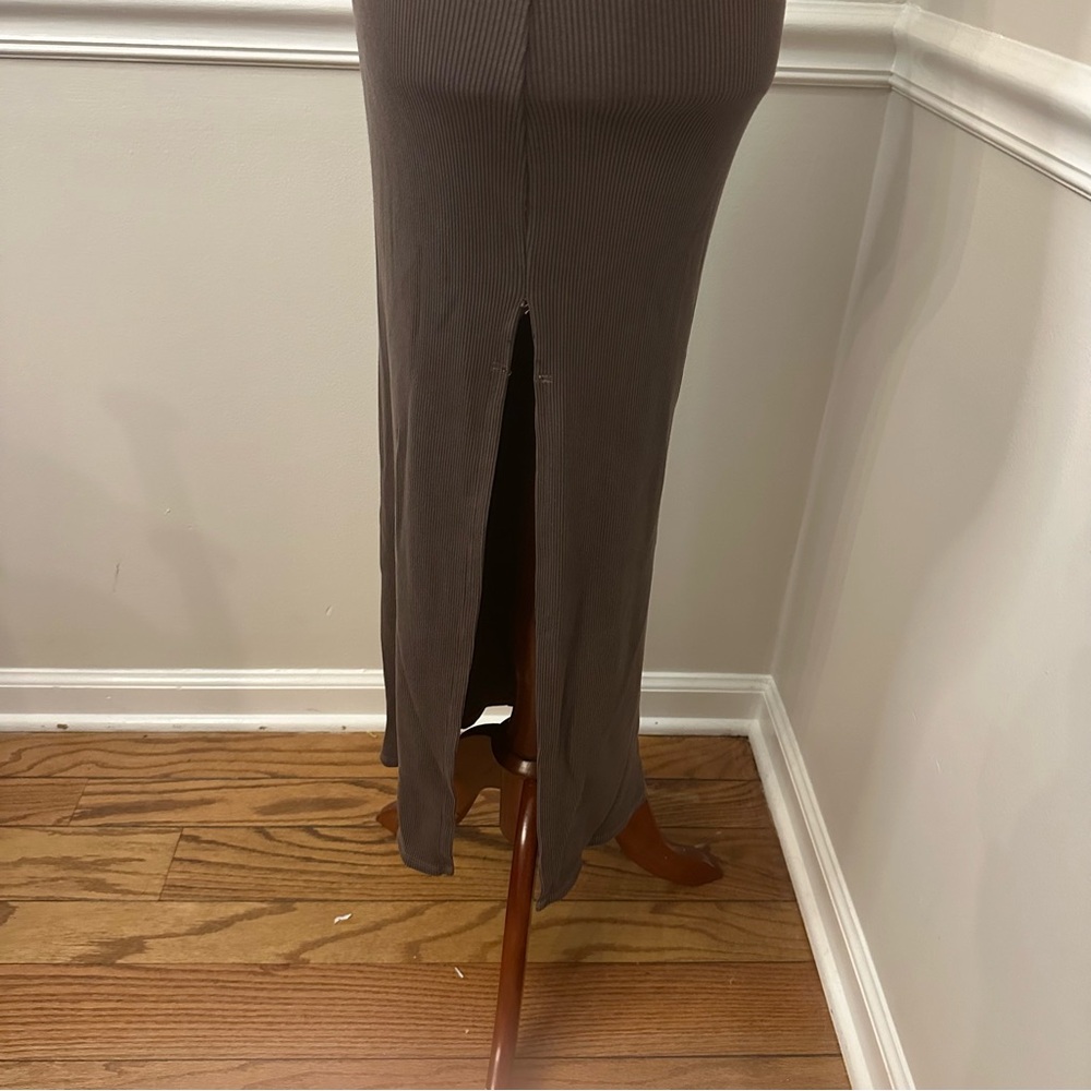 The Lanston brown mock neck, ribbed midi dress- Size M - Picture 4 of 5